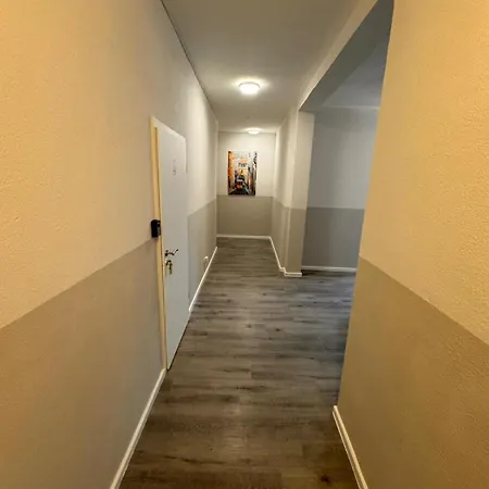 F-f Haus Monteuren Homestay